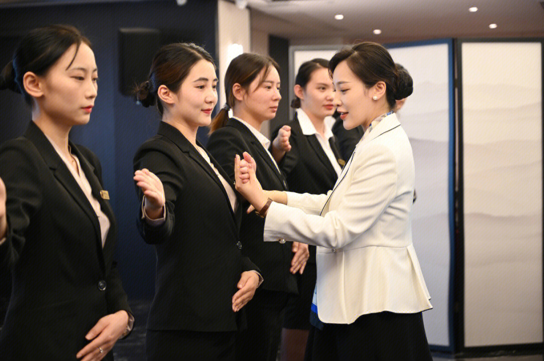 提升專業形象，鑄就會展服務新標桿——探析禮儀管家服務與培訓